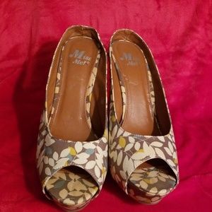 Floral peep toe espadrille mules